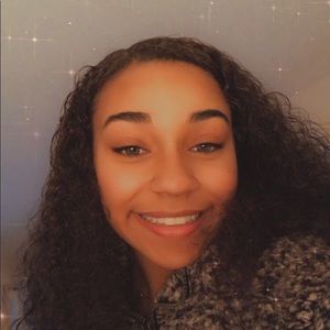 Meet your Posher, Iyana